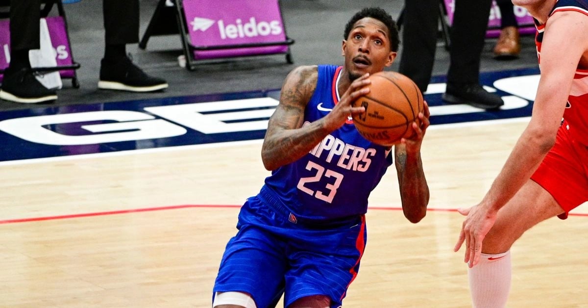 Clippers guard Lou Williams makes moves to the basket