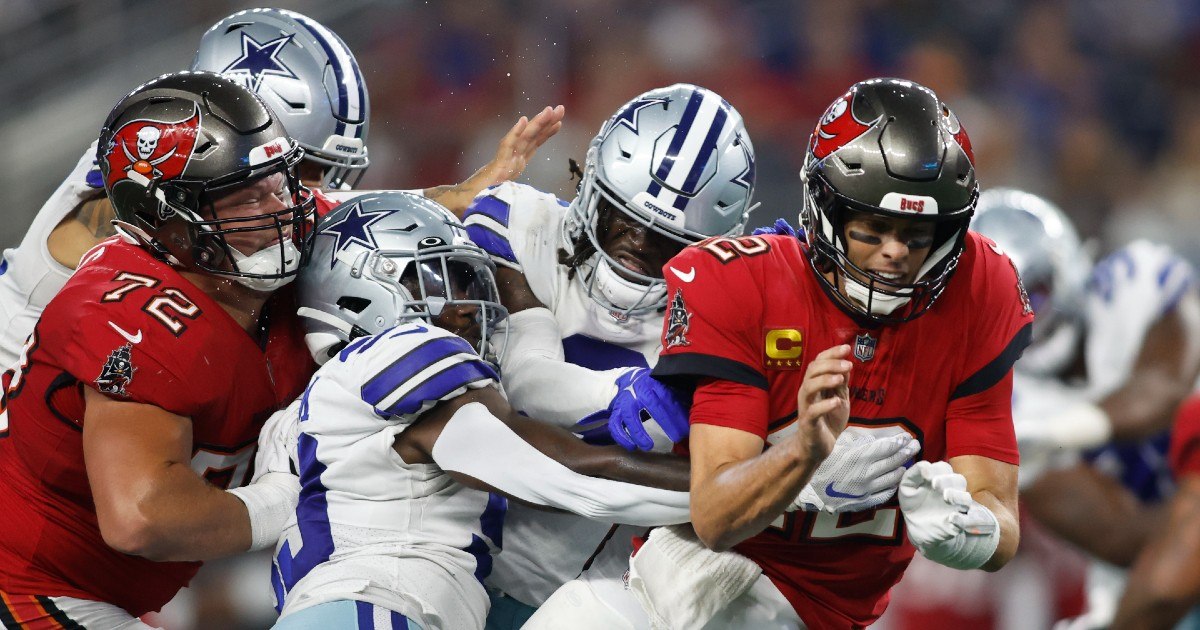 NFL Monday Night Picks For Super Wild Card Weekend: Dallas vs. Tampa Bay