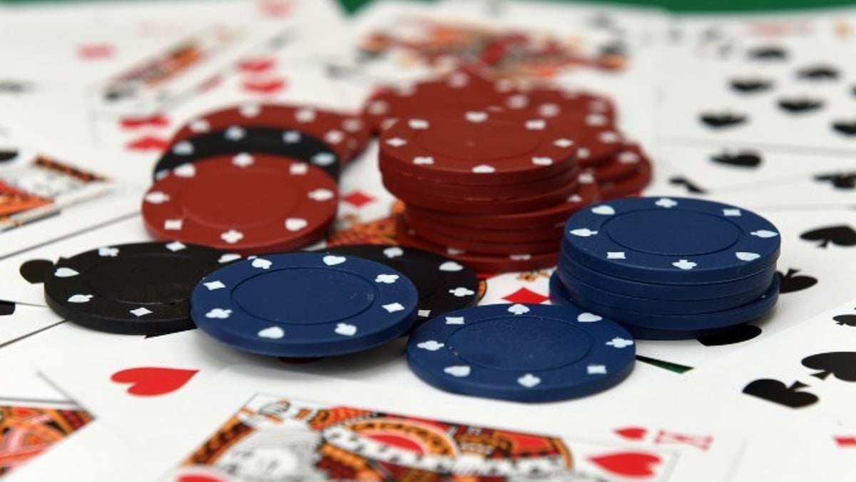 Once Flush with Poker Celebrities, Full Tilt Folds This Week