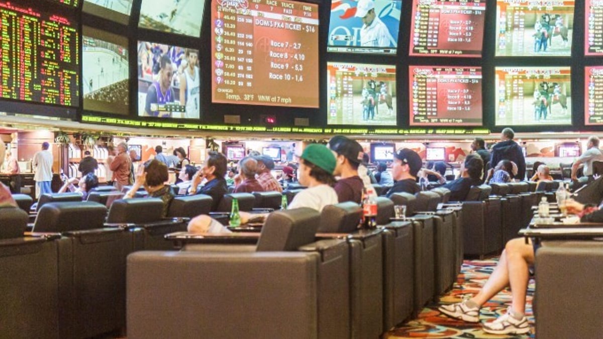 Nevada Sportsbooks Set Record With Super Bowl Betting