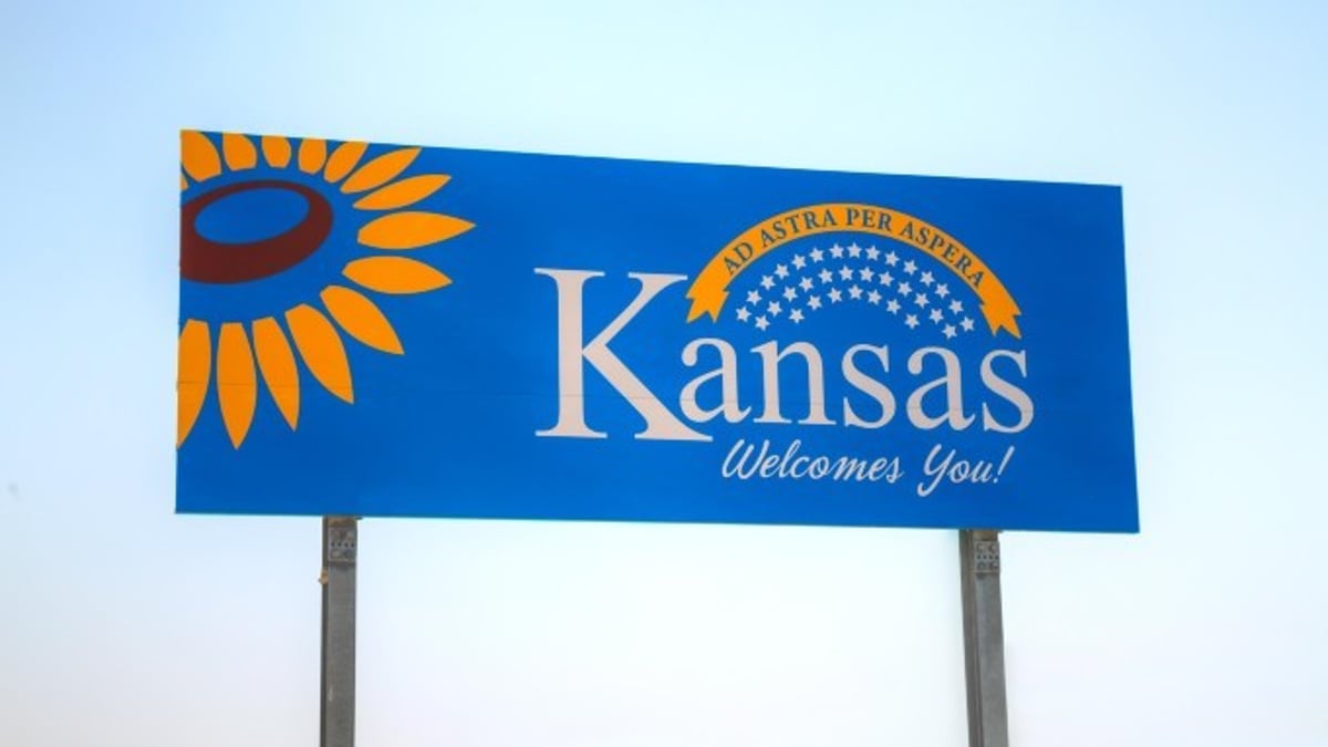 Mobile Sports Betting Under Consideration in Kansas