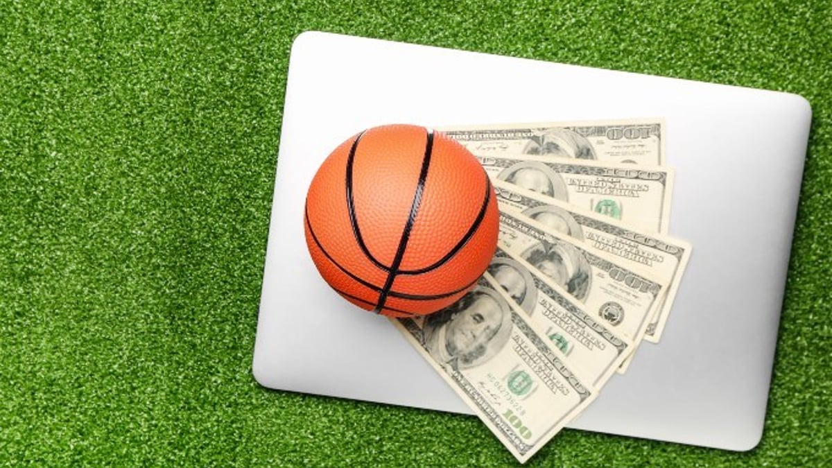 How to Bet Friday&#039;s March Madness Games