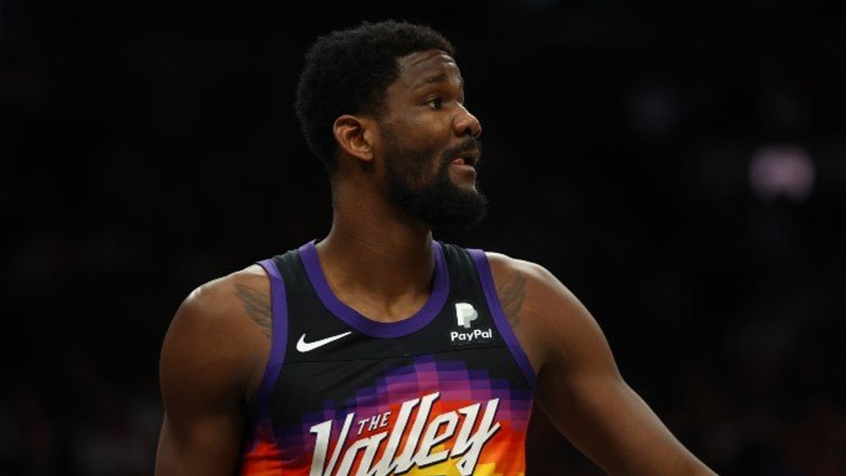 What Team is the Favorite to NBA Land Free Agent DeAndre Ayton?