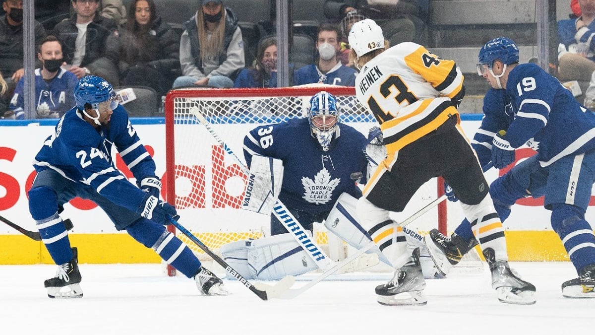 NHL Picks: Maple Leafs Will Provide Big Test for Penguins