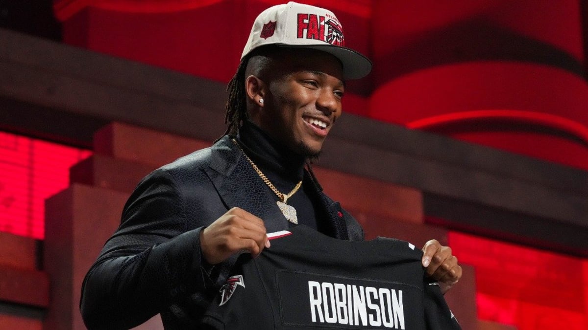 Bijan Robinson, Will Anderson Favorites for Rookie of the Year Awards