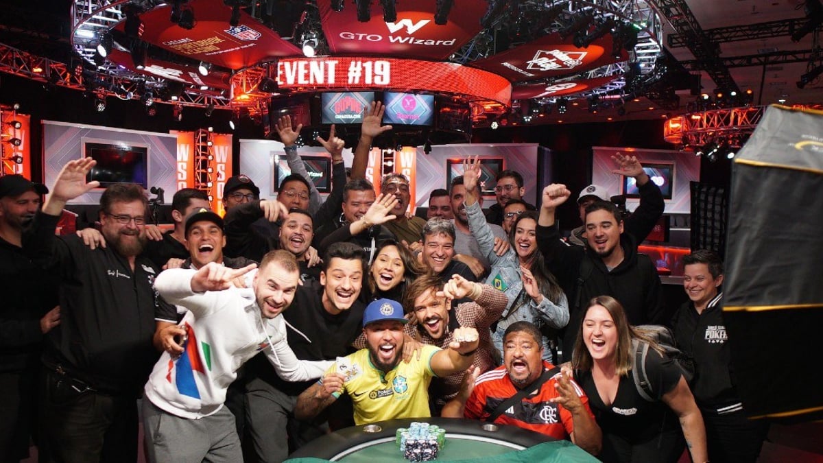 Stories of the WSOP: Military Parades, Proposals, and Records Fall