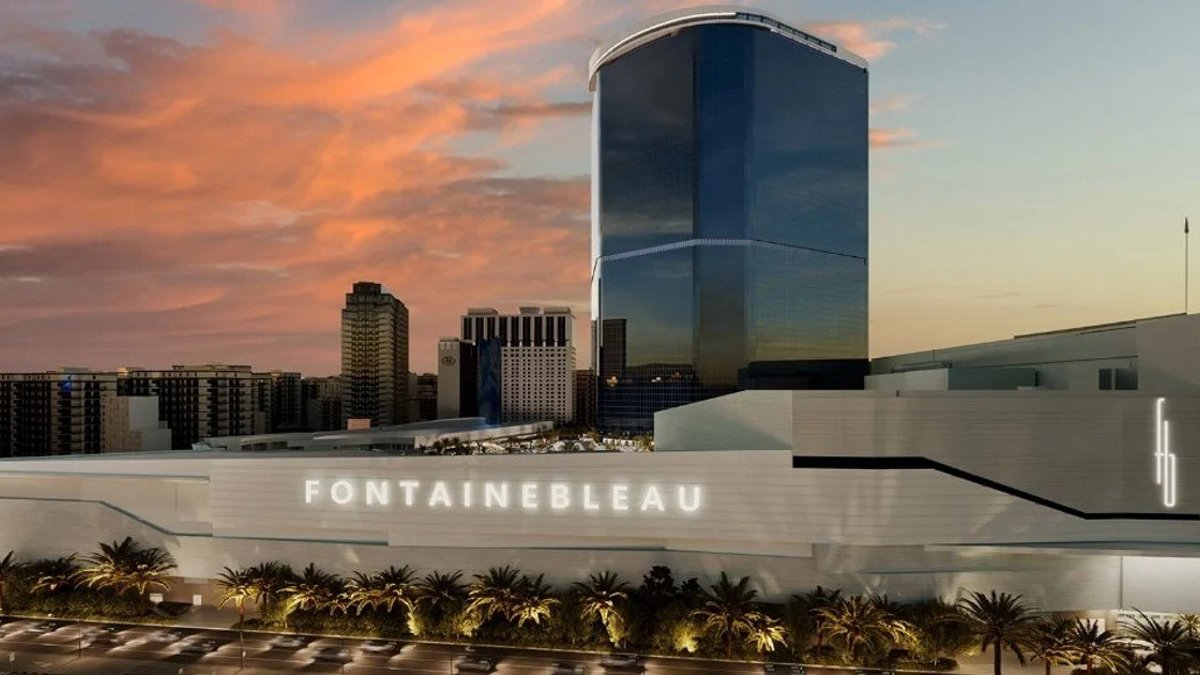 Fontainebleau Opens On Las Vegas Strip