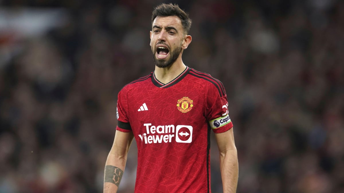 Paul Parker: Man Utd Need To Take Captain&#039;s Armband Off Bruno Fernandes