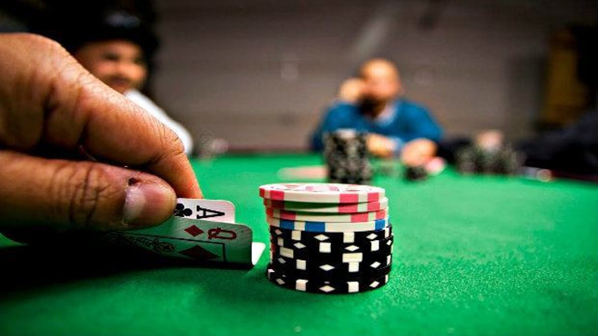 Poker Tournaments: Short Stack Strategy