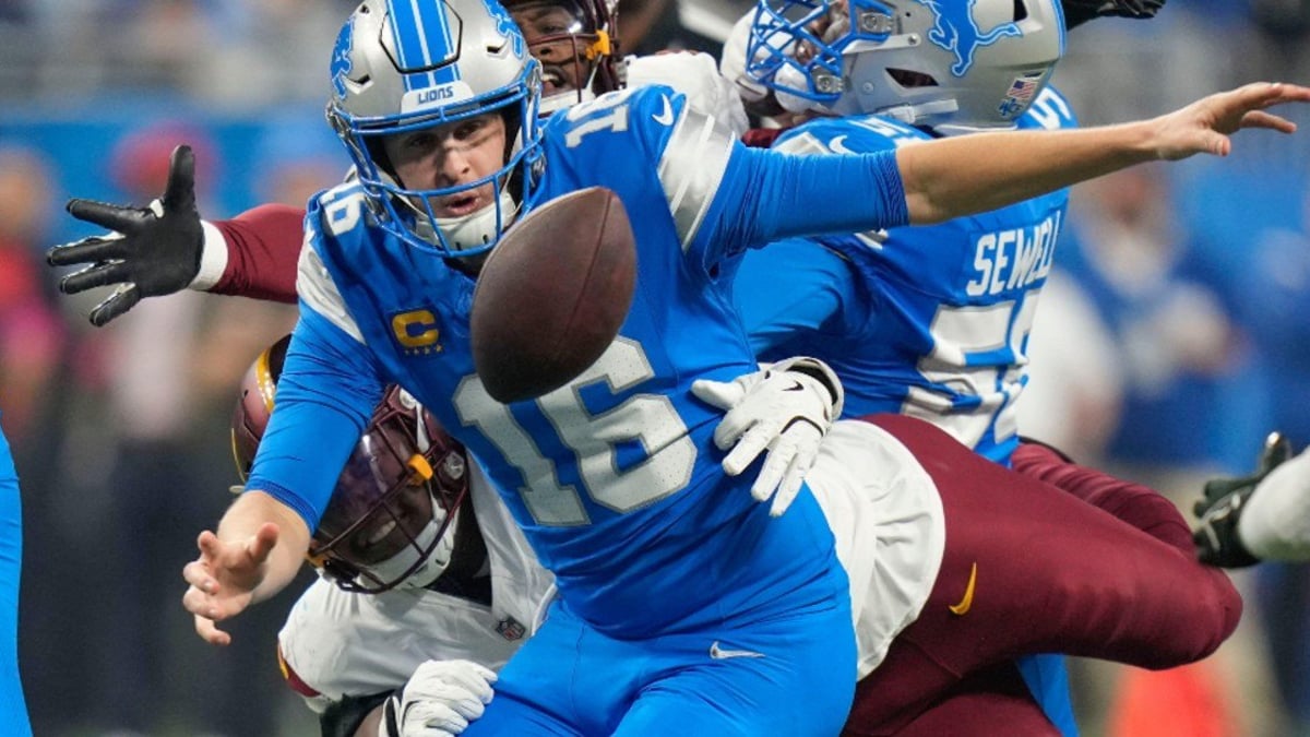 NFL Live Action Returns This Month NFL Live Action Returns This Month