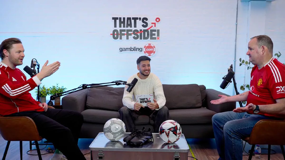 Watch That&#039;s Offside - Liverpool Vs Manchester United!