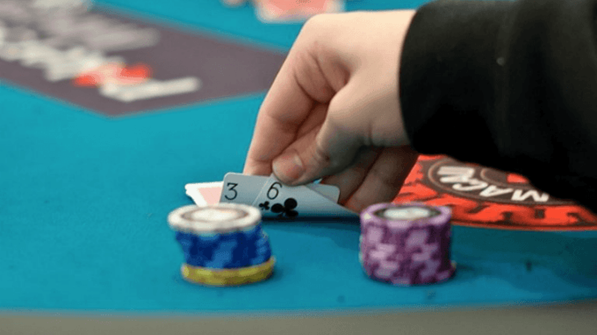 10 Rookie Mistakes Made in Texas Hold&#039;em Poker You Need to Avoid
