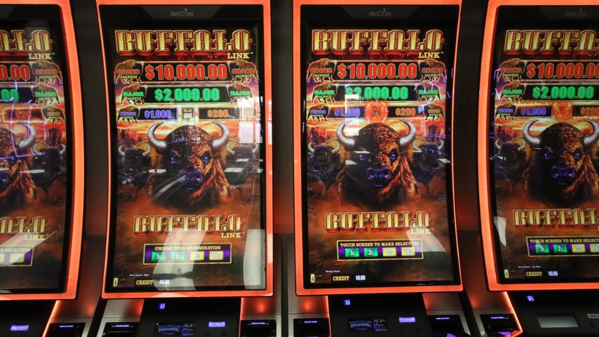 8 Helpful Tips for Playing Slot Machines 8 Helpful Tips for Playing Slot Machines