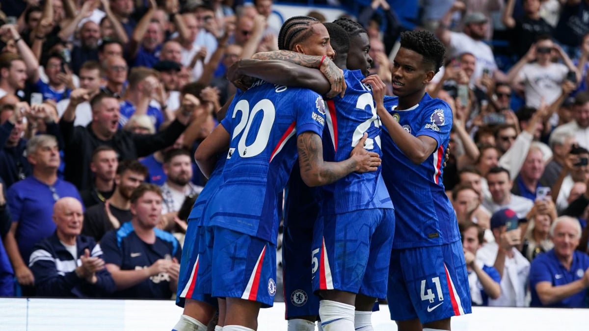 Premier League Top-Four Odds: Unbeaten Chelsea's Price Shortens Premier League Top-Four Odds: Unbeaten Chelsea's Price Shortens