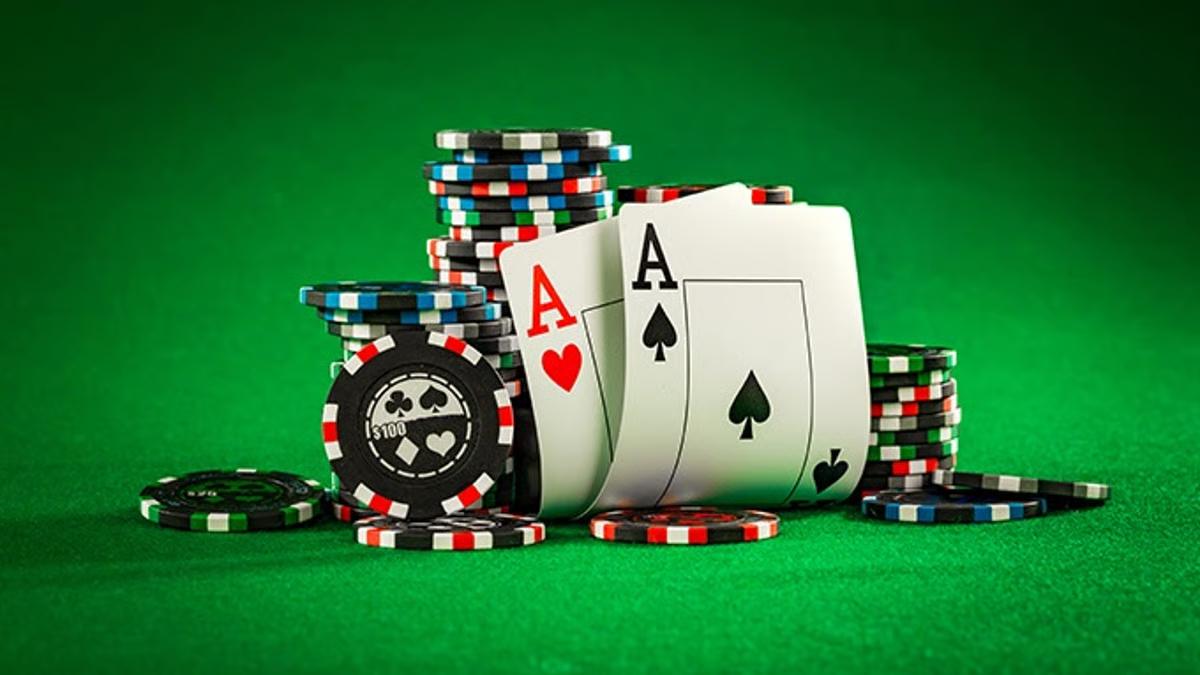 The Advantages to Playing 'No Limit' vs 'Limit' Poker Games The Advantages to Playing 'No Limit' vs 'Limit' Poker Games