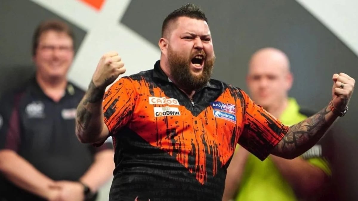 Top 6 Darts Betting Strategies Professional darts player celebrating