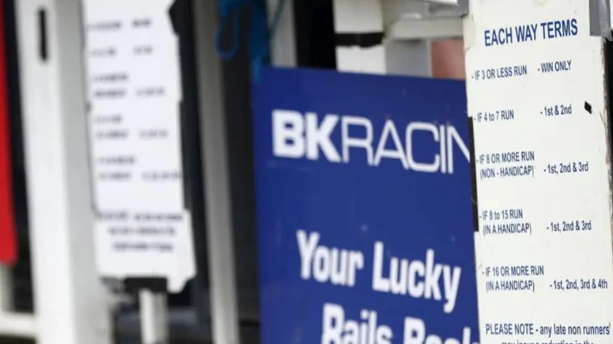 How Each-Way Betting Works: Strategy & Payouts Explained How Each-Way Betting Works: Strategy & Payouts Explained