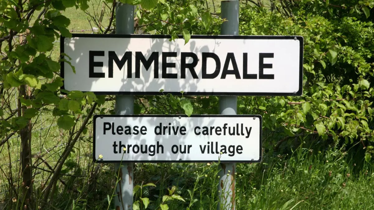 Emmerdale Odds: Robert Sugden New Favourite To Bump Off Half-Brother John Emmerdale Odds: Robert Sugden New Favourite To Bump Off Half-Brother John