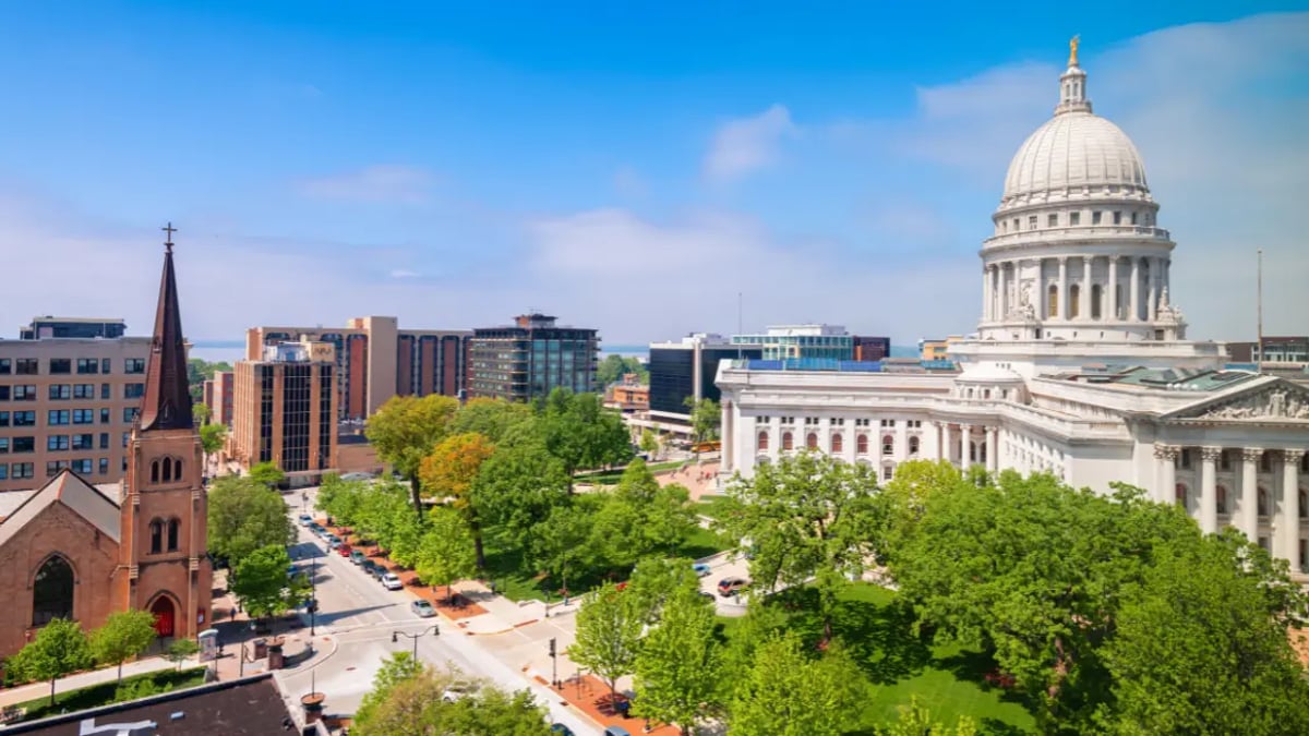 Wisconsin Lawmakers Advance Bipartisan Bill To Legalize Online Sports Betting Wisconsin Lawmakers Advance Bipartisan Bill To Legalize Online Sports Betting