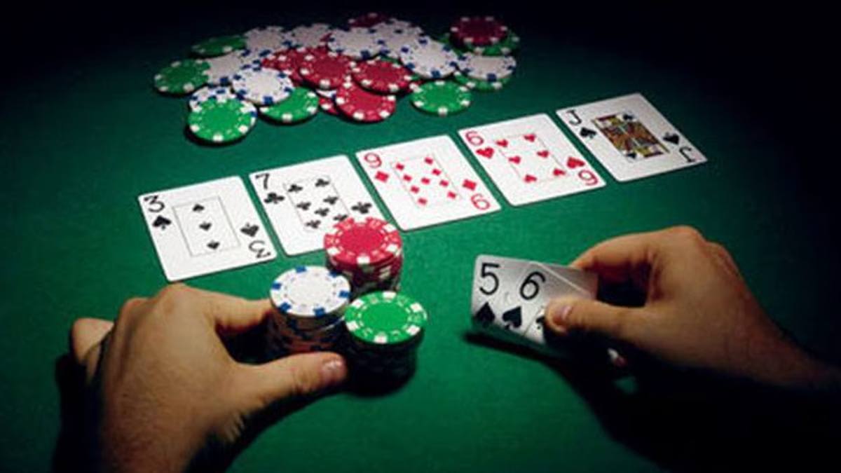 Avoiding Poker Myths and Finding Your Style Avoiding Poker Myths and Finding Your Style