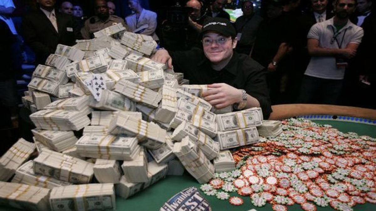 Choosing Between Cash Games and Tournaments in Poker Choosing Between Cash Games and Tournaments in Poker