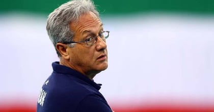 Julio Velasco il “Divino”. Chi è il coach al comando delle Azzurre