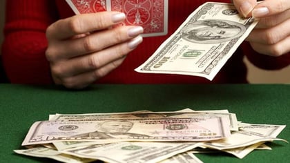 Peste un miliard de euro cheltuiți pe jocuri de noroc de români